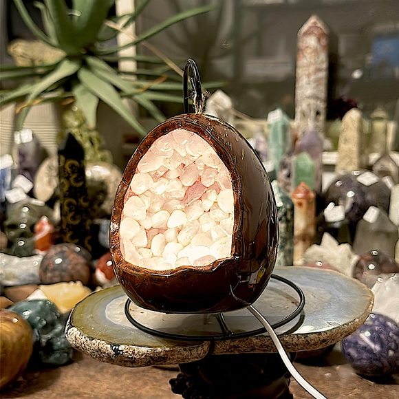 🔥SALE🔥 Amethyst Crystal Chip Nightlight! - Picture 4 of 12